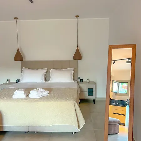 Apademia Comfort 65sqm 스키로스