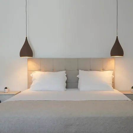 Apademia Comfort 65sqm * Skyros